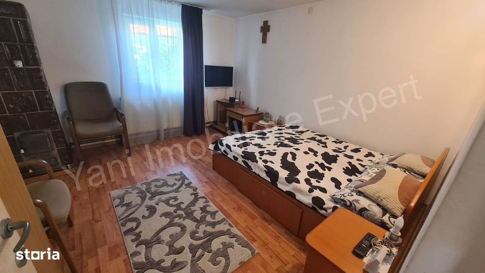 Casă de vânzare în comuna Albeștii de Argeș, județ Argeș.
