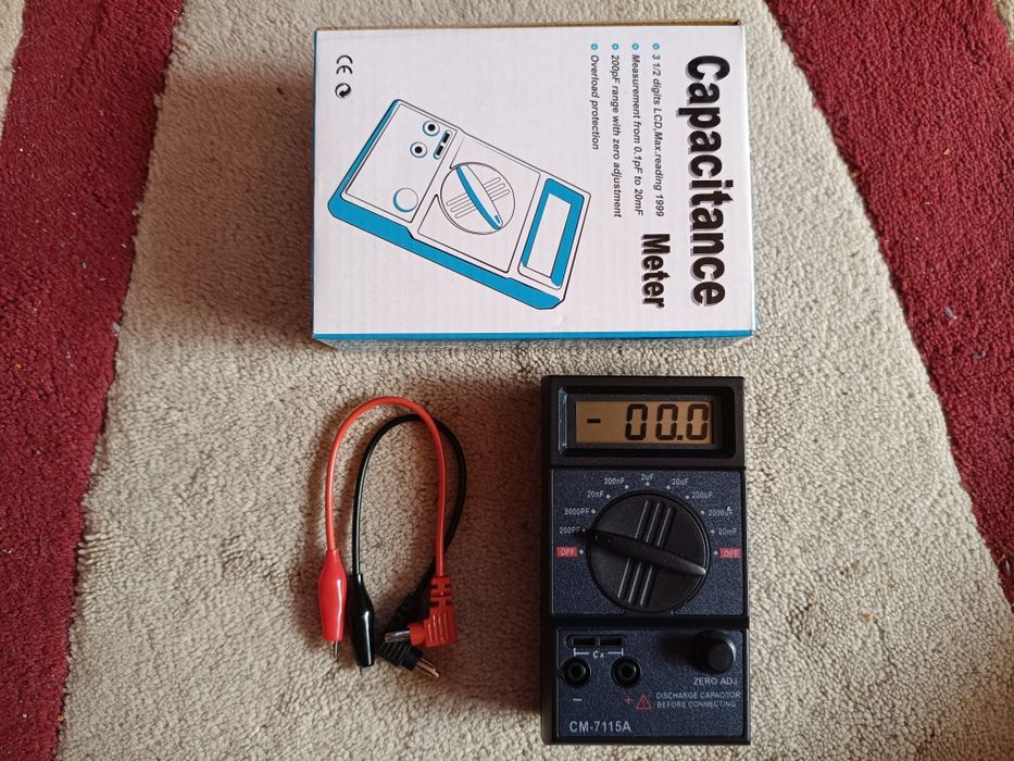 Capacimetru digital CM-7115A, condensatori 1 pF - 20 mF, precizie 0,5% - NOU / SIGILAT