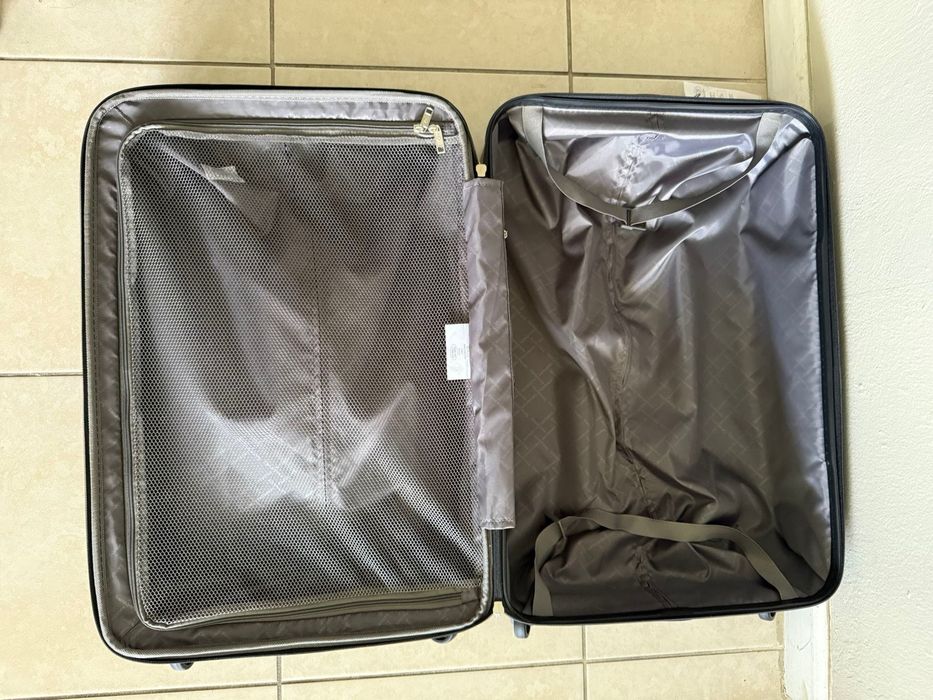 Чисто нов куфар Samsonite. С етикет