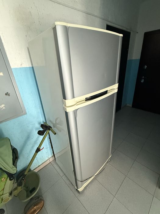 Холодильник в 32а мкр