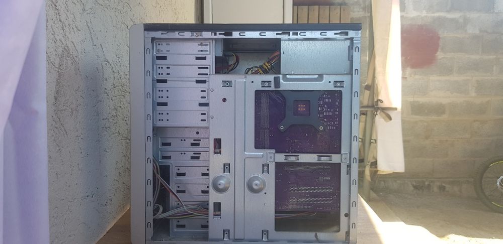 Компьютер LG с проводом