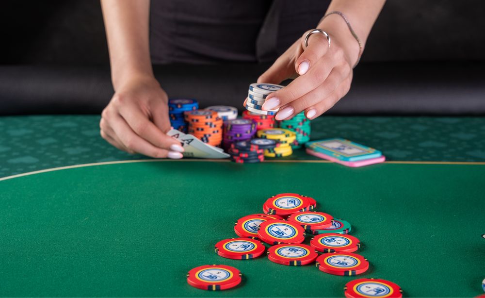 Jetoane poker la comanda personalizate cu LOGO tau CustomTables.eu