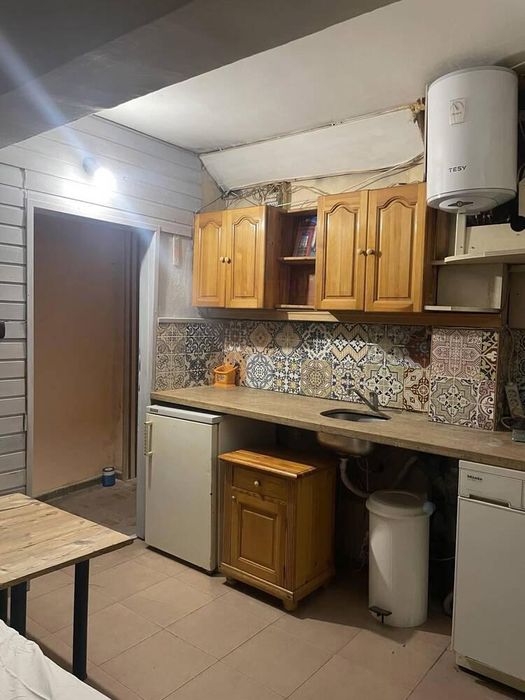 Дава се под наем Едностаен апартамент в Бургас, Център - 25 кв.м за 306 € - Снимка #2