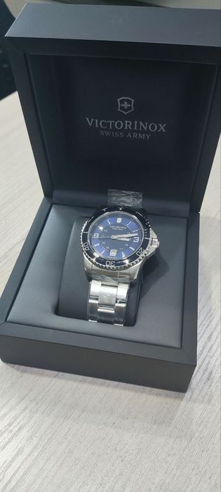 Мужские часы Victorinox  (оригинал), стекло - сапфир, диаметр 43 мм, с