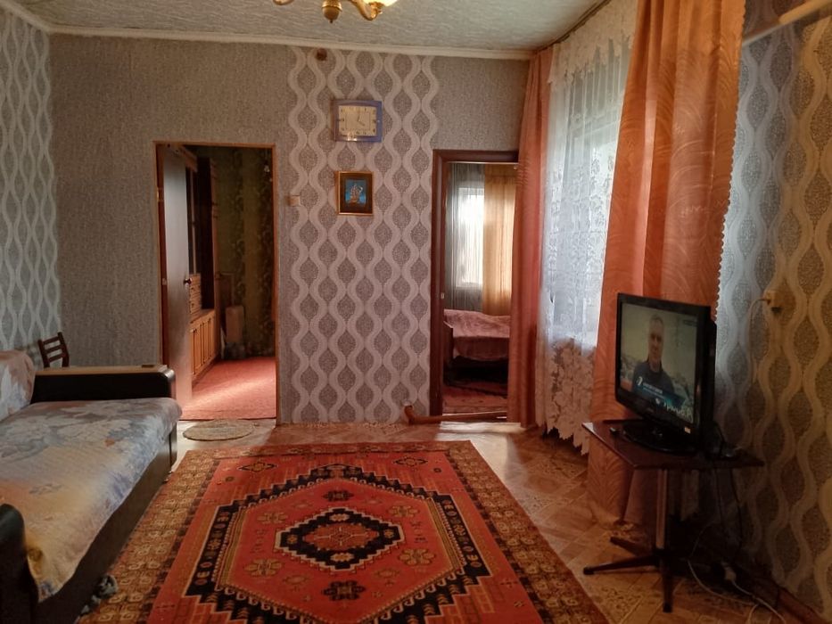 Продам 1/4 дома на компасе