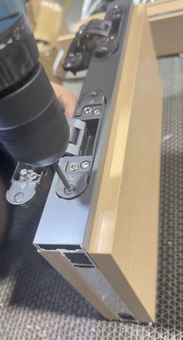 Антрацит алюмин яширин эшиклар (Anthracite aluminum hidden doors)