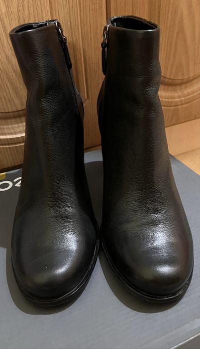 Ботинки женские на каблуке Ecco