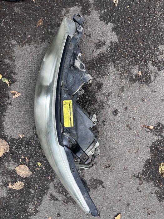 Продам фару тойота эстима