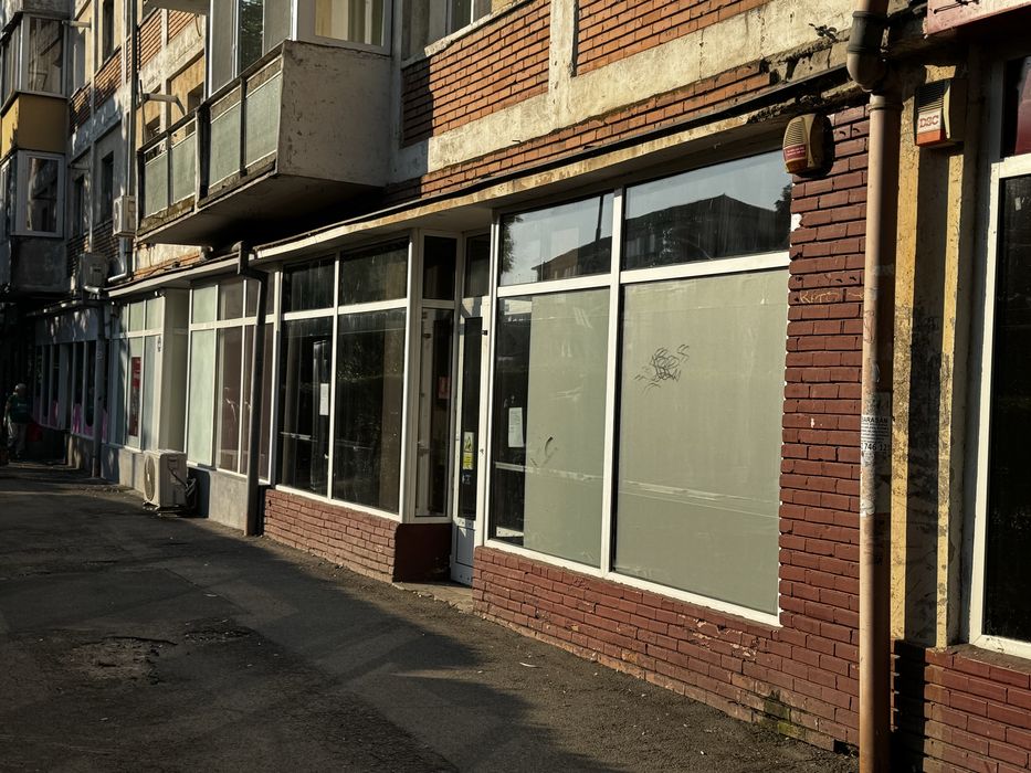 Proprietar inchiriez spatiu comercial SAD zona Dambovita