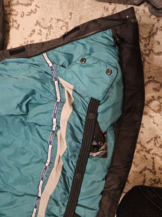 Дамско вталено ски яке Burton