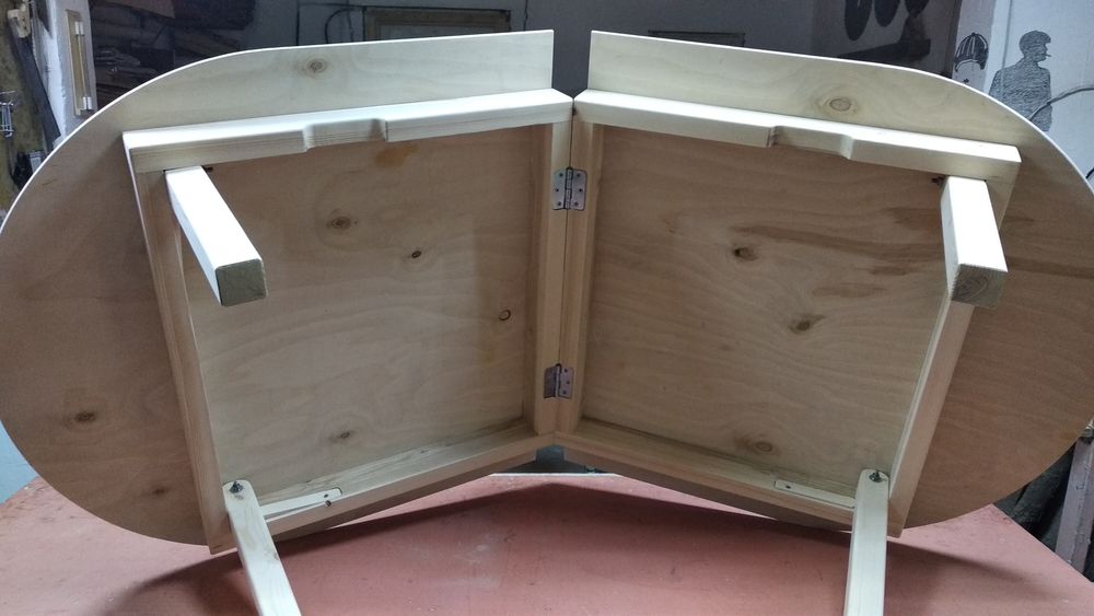 Азиатский стол, овальный.