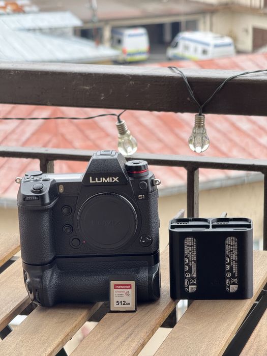 Panasonic Lumix s1 v log-cu grip original, 4 acumulatori