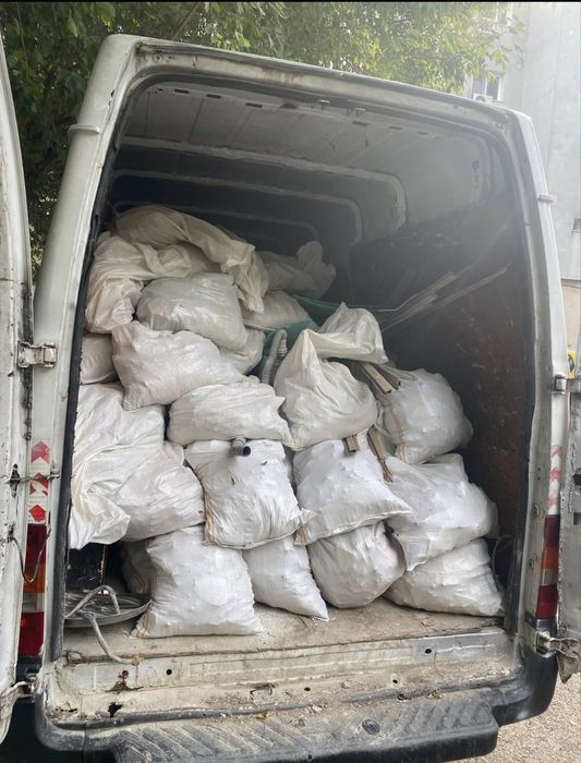 Ridic orice tip de deseuri moloz mobila saci cu moloz orice tip de