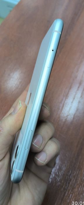 Продам iPhone 11, iOS 17.2