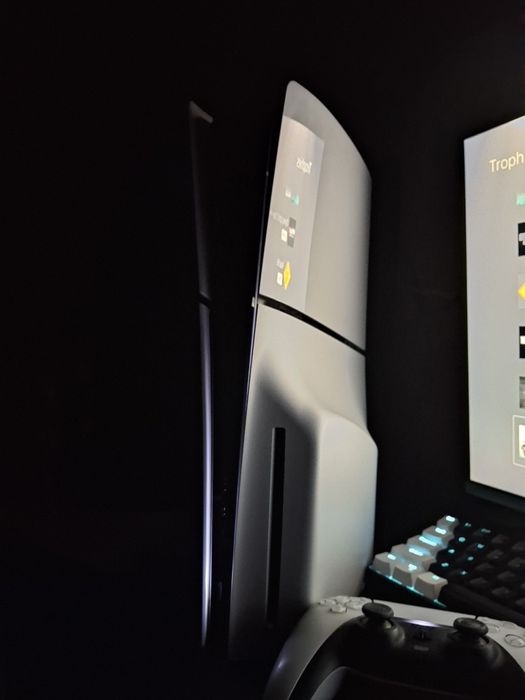 PlayStation 5 Slim с дисково устройство+1 контролер