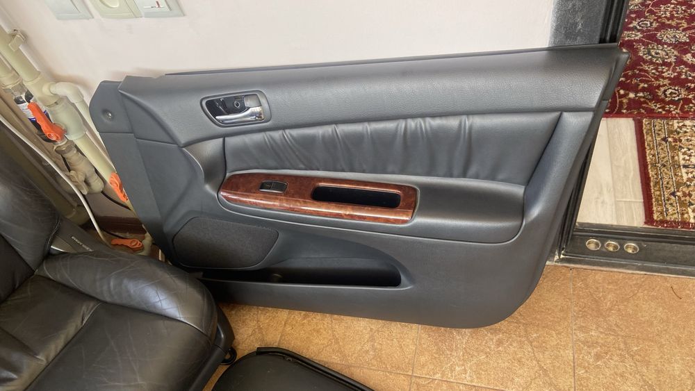 кожаный салон на камри 30/35