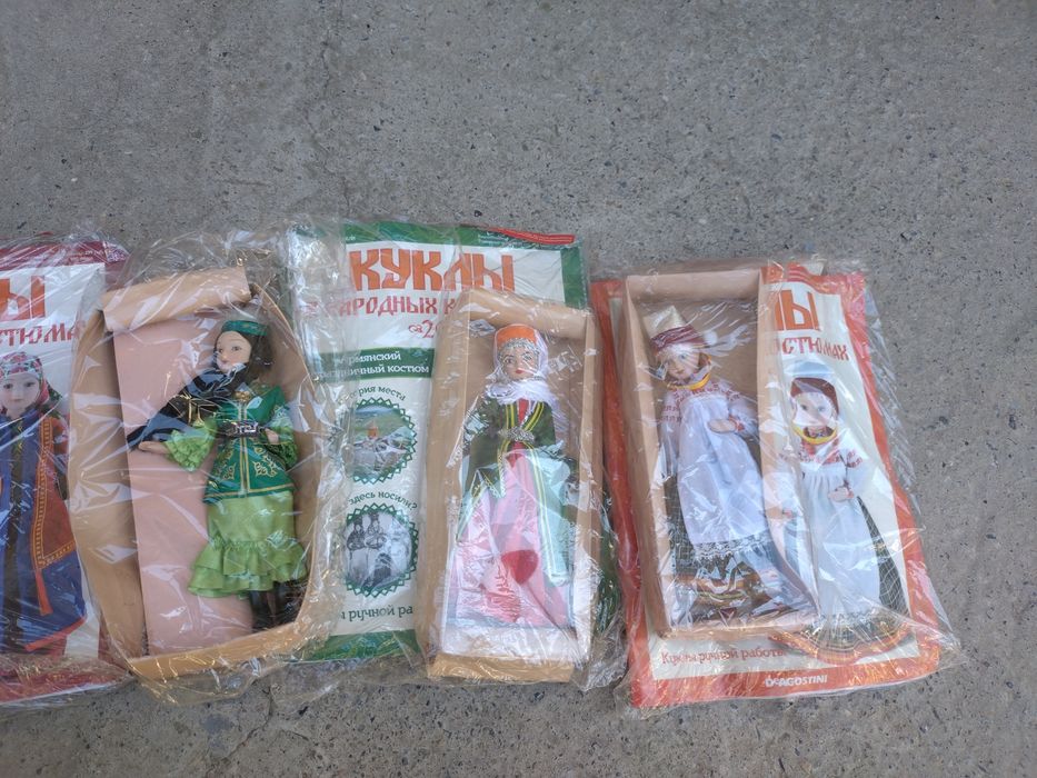Куклы в нац костюмах фарфор