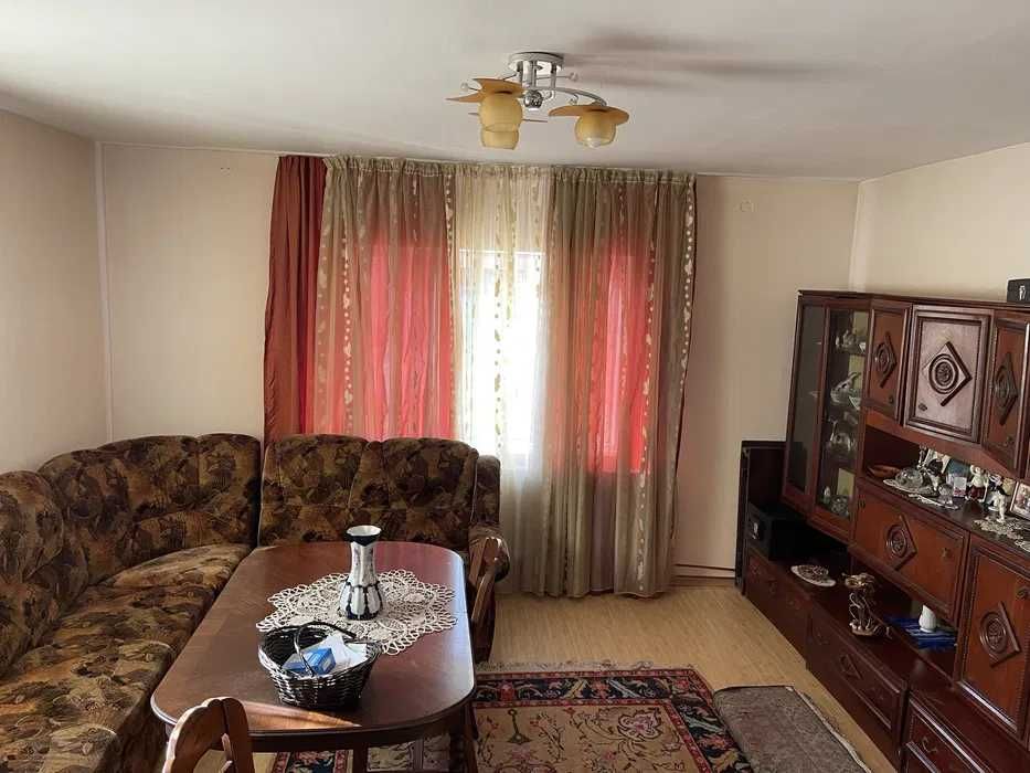 Casă 5 camere + teren 1475 mp + utilități – Pericei