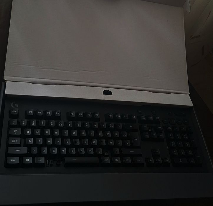 Vand tastatura Gaming Logitech G213