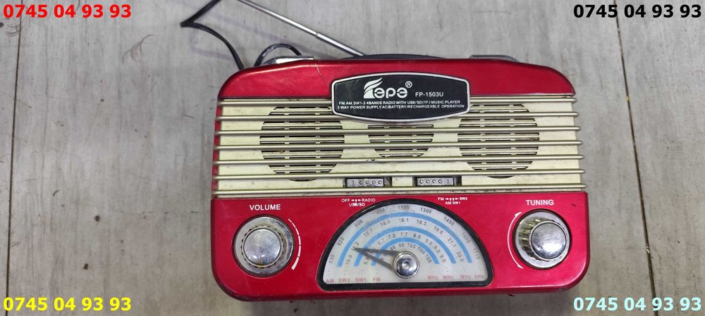 radio DEFECT nu se aude se aprinde lanterna ledurile USB CARD READER