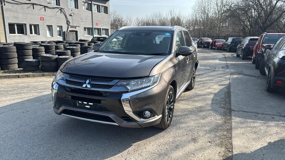 Dezmembrez / Dezmembrari / Piese /Mitsubishi Outlander 3 2017
