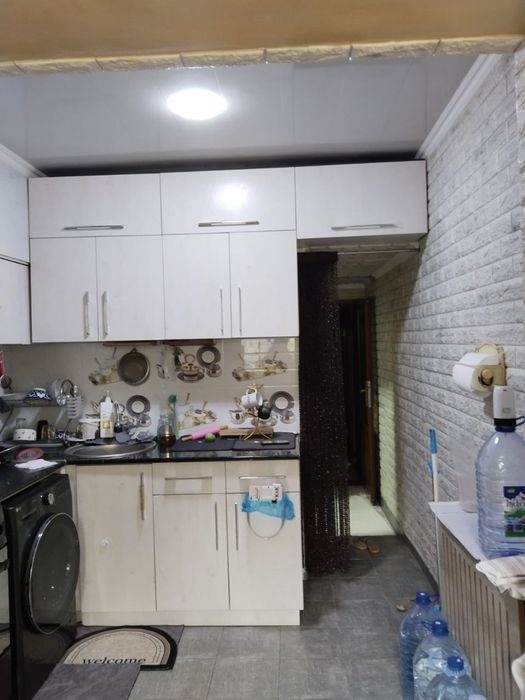 Uy sotiladi Yunusobod 4 kvartal 4 xonali ğishtli dom