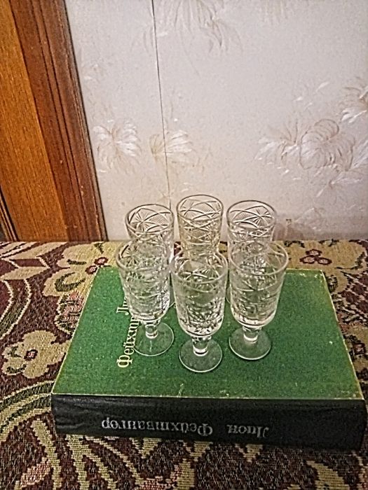 Продаю хрустальную посуду