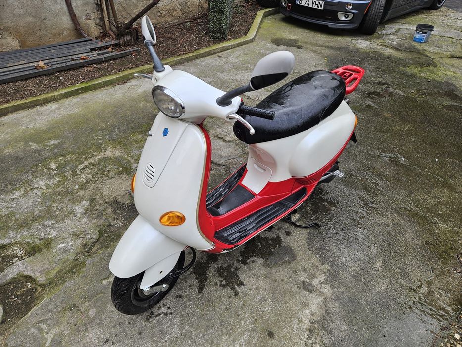 Vespa ET2 recondiționată - condusă cu categoria B / decor vintage