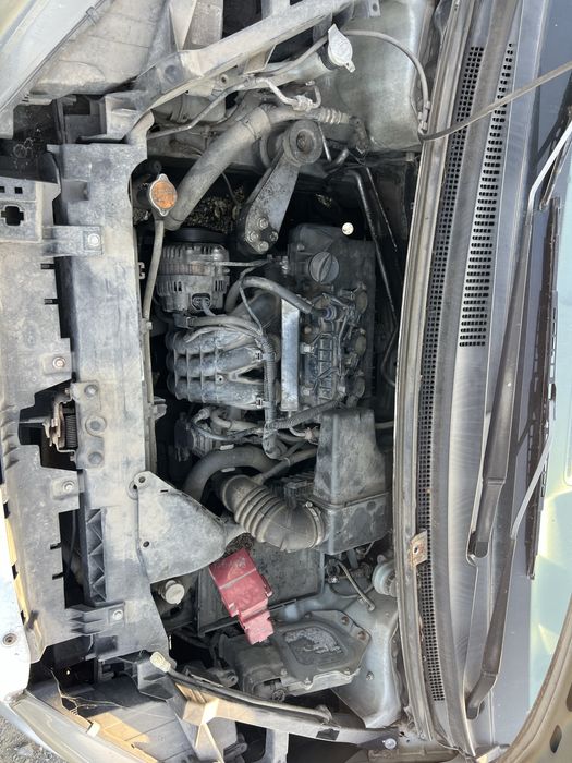 Mitsubishi Colt 1,1 на части всичко в наличност