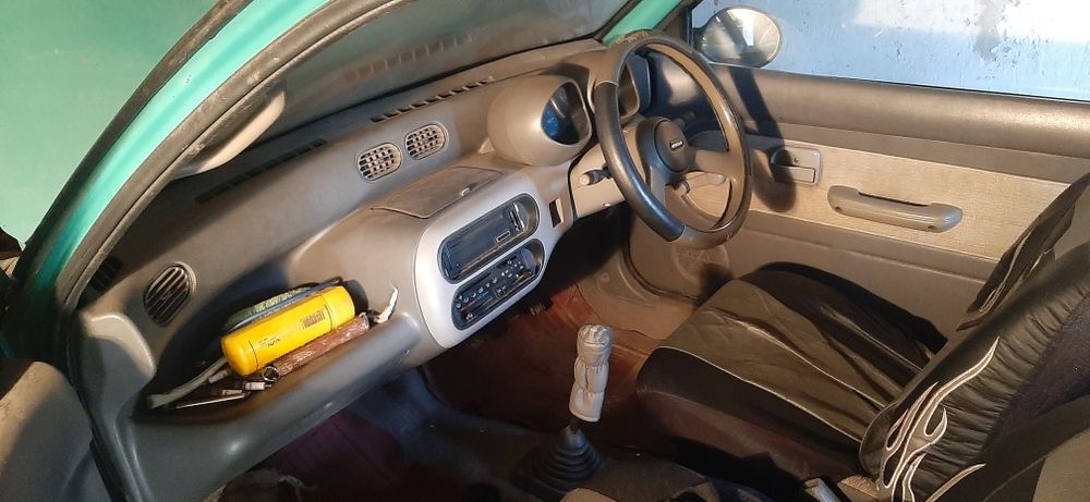 Авто машина Мазда автозам