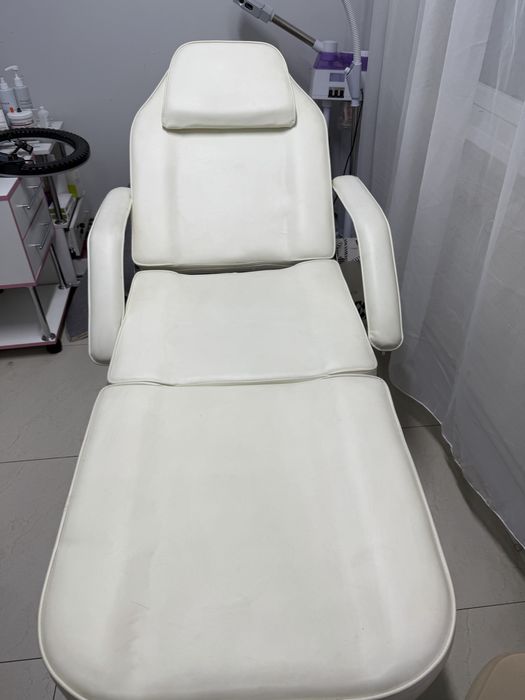 Кушетка косметолога