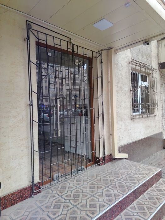 Arendaga magazin, ofis