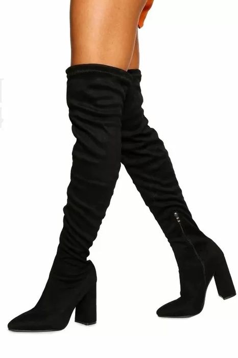 Велурени чизми на ток