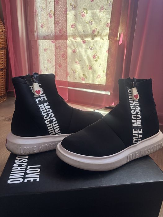Дамски обувки тип чорап LOVE MOSCHINO