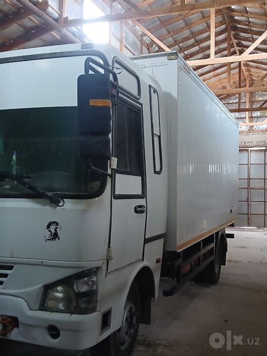 Isuzu yuk avtomobili