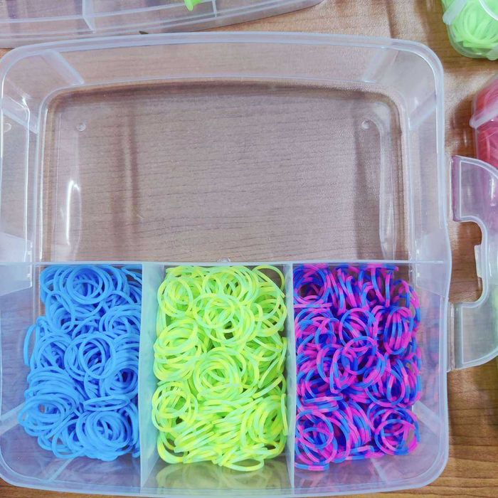 Пластмасов куфар с ластички 4500 бр в комплекта