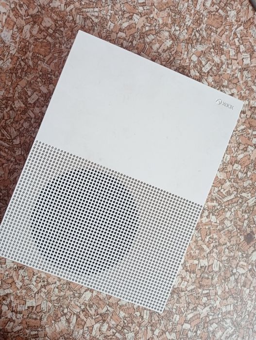 продам Xbox One S.