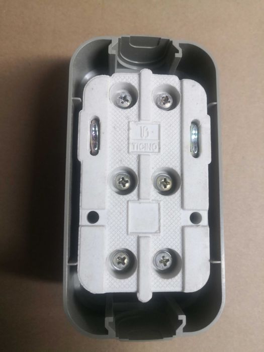 Монофазен прекъсвач