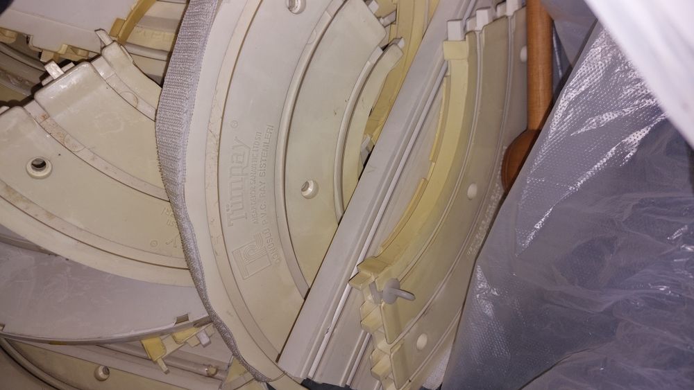 Карнизы б у, белые