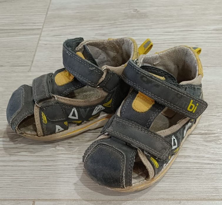 Детские сандалики