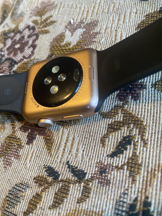 Продам часы Apple watch 3