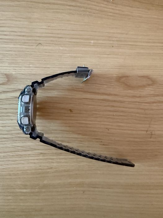 Часовник g-shock