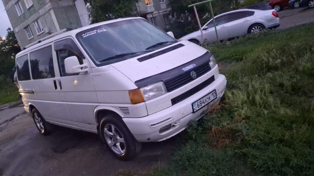 Volkswagen transporter combi 4