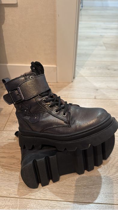 Продам зимние ботиночки