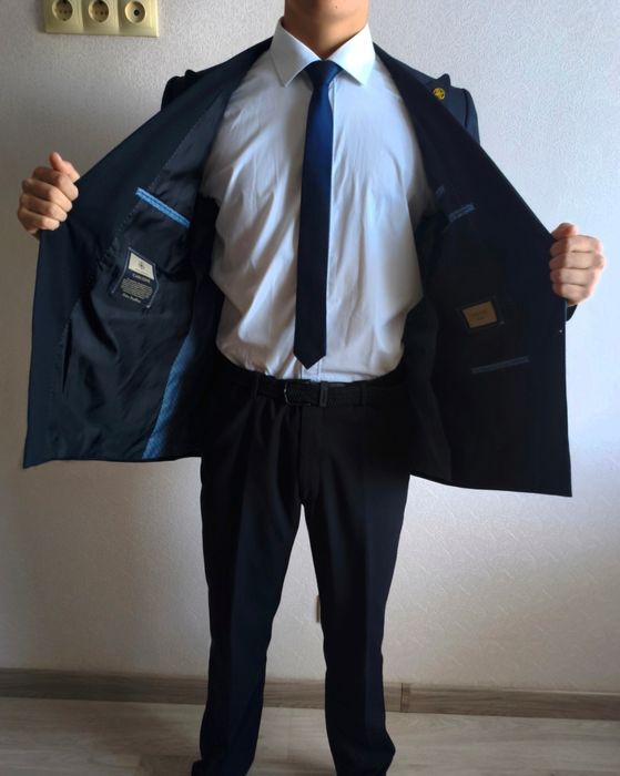 Кюстюм ,б/у цвет тёмно синий