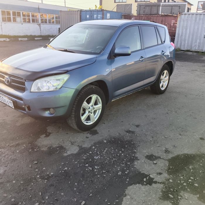 Продам машину Toyota RAV 4