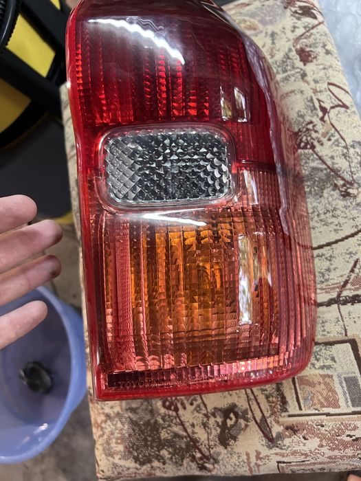 Десен стоп за тойота Рав 4 2002 година