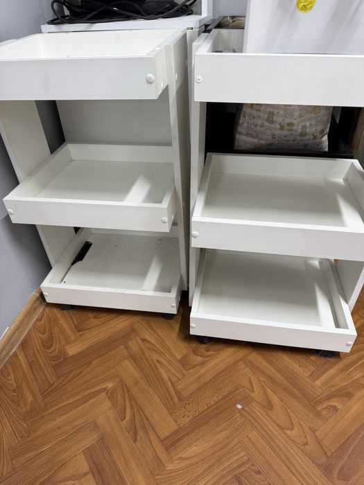 Помощник парикмахера этажерка тумбочка