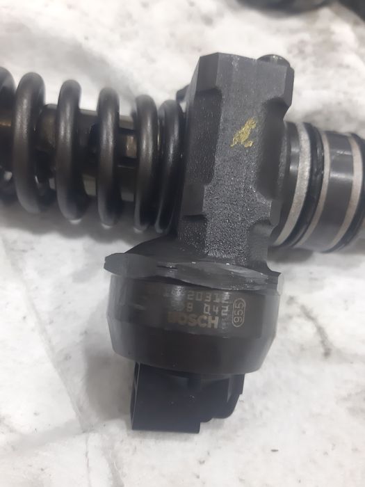 Дюзи BOSCH за пасат б6 2.0 140 hp 2006г.