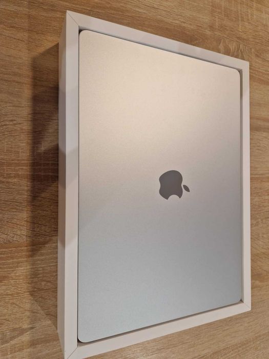 Vând MacBook Air 15" | Apple M3 | 16GB RAM | 512GB SSD | Silver